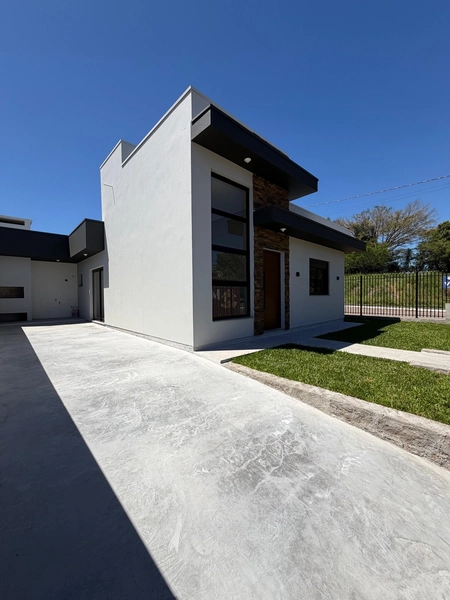 Casa de esquina em Sapiranga: 2ª foto da galeria de imagens do imóvel