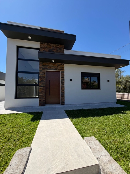 Casa de esquina em Sapiranga: 1ª foto da galeria de imagens do imóvel