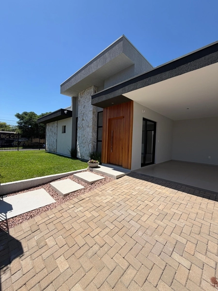 Casa plana de esquina alto padrão