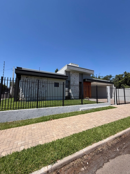 Casa plana de esquina alto padrão: 4ª foto da galeria de imagens do imóvel