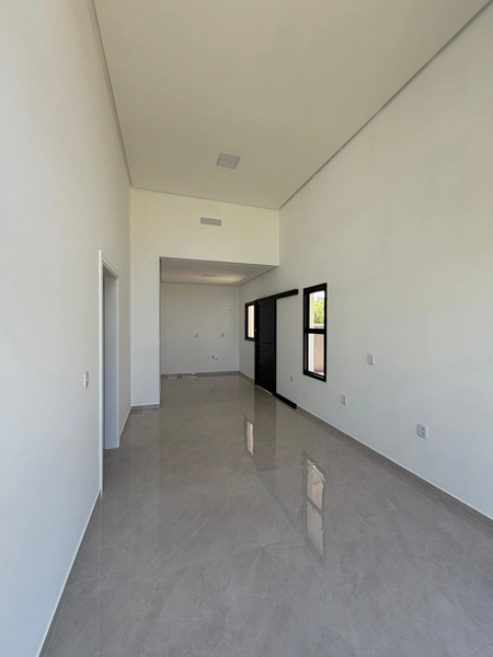 Casa plana no bairro celeste: 5ª foto da galeria de imagens do imóvel