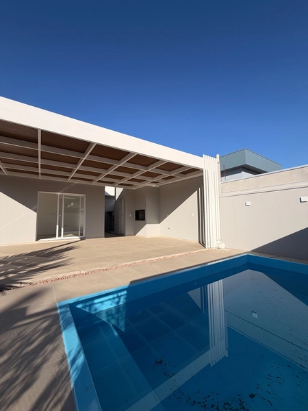 Casa ampla com 3 dormitórios e piscina: 12ª foto da galeria de imagens do imóvel