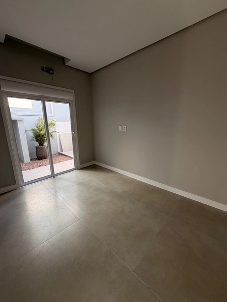 Casa ampla com 3 dormitórios e piscina: 6ª foto da galeria de imagens do imóvel
