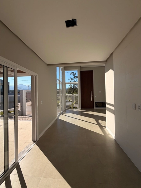 Casa ampla com 3 dormitórios e piscina: 11ª foto da galeria de imagens do imóvel