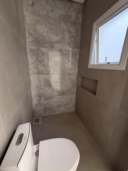 Casa ampla com 3 dormitórios e piscina: 9ª foto da galeria de imagens do imóvel