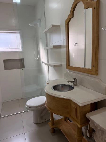 Casa semi mobiliada com pátio nos fundos: 6ª foto da galeria de imagens do imóvel