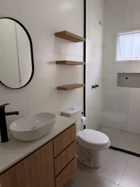 Casa semi mobiliada com pátio nos fundos: 4ª foto da galeria de imagens do imóvel