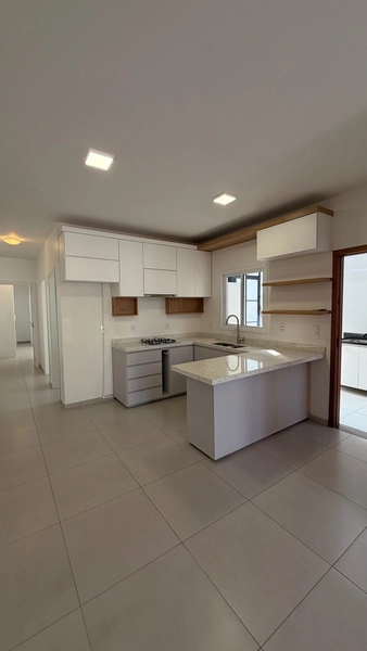 Casa semi mobiliada com pátio nos fundos: 3ª foto da galeria de imagens do imóvel