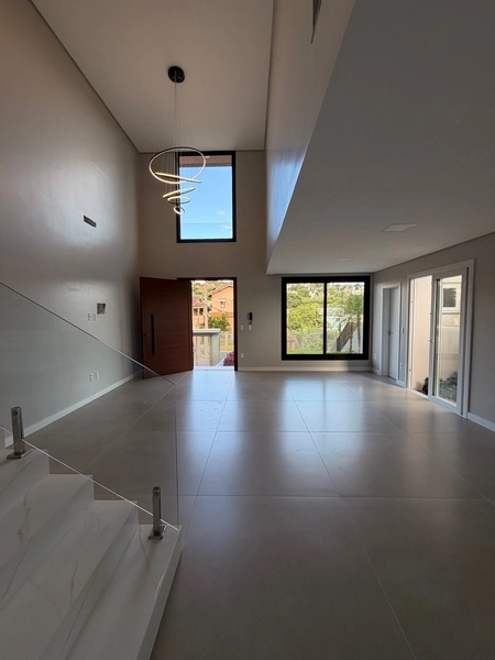 Casa alto padrão entregue mobiliada: 2ª foto da galeria de imagens do imóvel