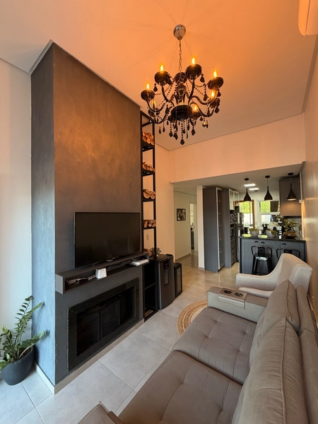 Casa com 3 dormitórios e piscina: 5ª foto da galeria de imagens do imóvel