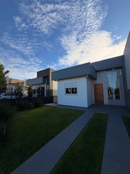 Casa com 3 dormitórios e piscina: 16ª foto da galeria de imagens do imóvel