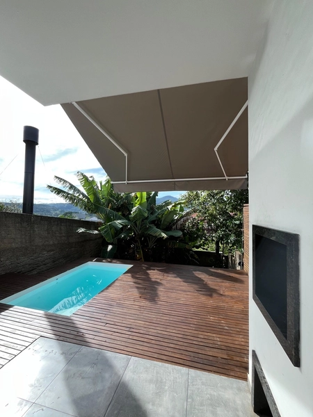 casa semi mobiliada com piscina: 2ª foto da galeria de imagens do imóvel