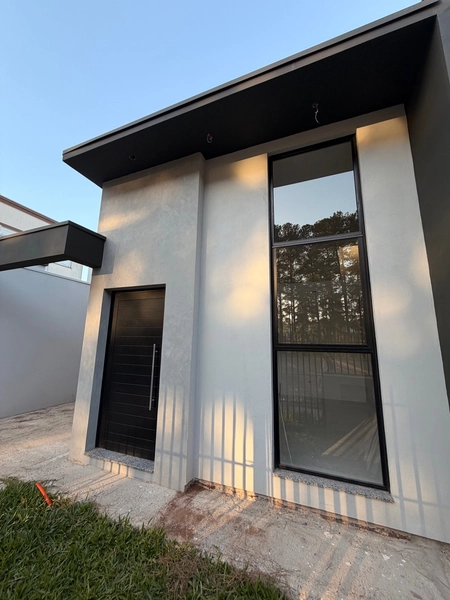 casa plana em regiao central com 2 dormitorios: 2ª foto da galeria de imagens do imóvel