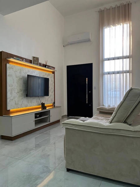 Casa com 3 dormitórios e semi mobiliada: 2ª foto da galeria de imagens do imóvel