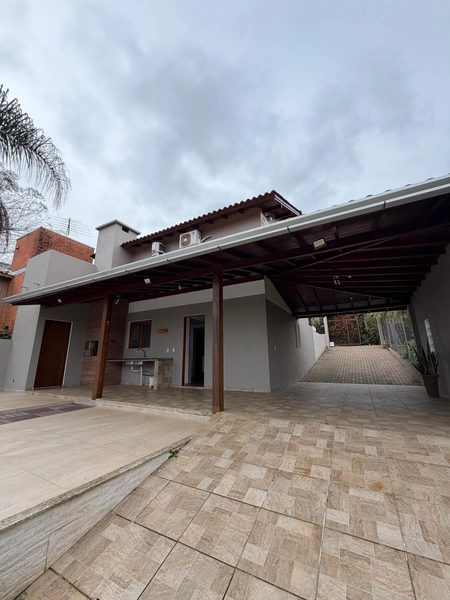 Casa semi mobiliada em lomba  grande com piscina: 6ª foto da galeria de imagens do imóvel