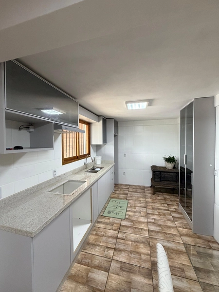 Casa semi mobiliada em lomba  grande com piscina: 13ª foto da galeria de imagens do imóvel