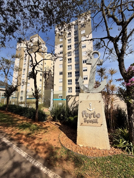 Apartamento Porto Brasil semi mobiliado