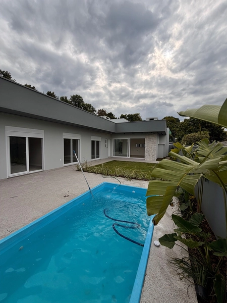 Casa plana de alto padrão, entregue mobiliada: 6ª foto da galeria de imagens do imóvel