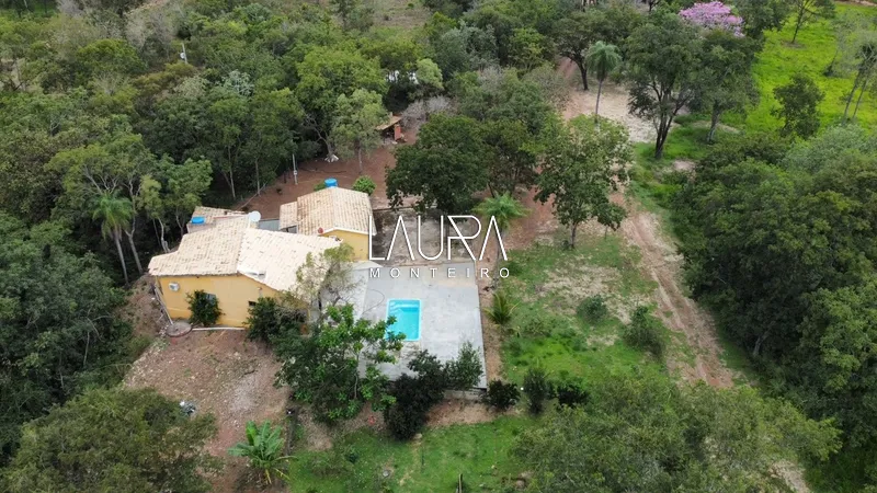 Ideal para quem procura chácara estruturada com 4 suítes e piscina: 1ª foto da galeria de imagens do imóvel
