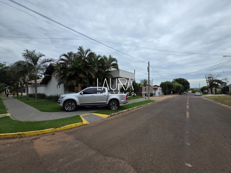 Casa térrea, com 3 suítes + piscina a duas quadras do Fórum de Bonito: 2ª foto da galeria de imagens do imóvel