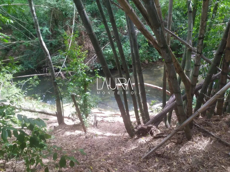 Chácara de 4 hectares com Rio Mimoso, fácil acesso pelo novo asfalto: 1ª foto da galeria de imagens do imóvel