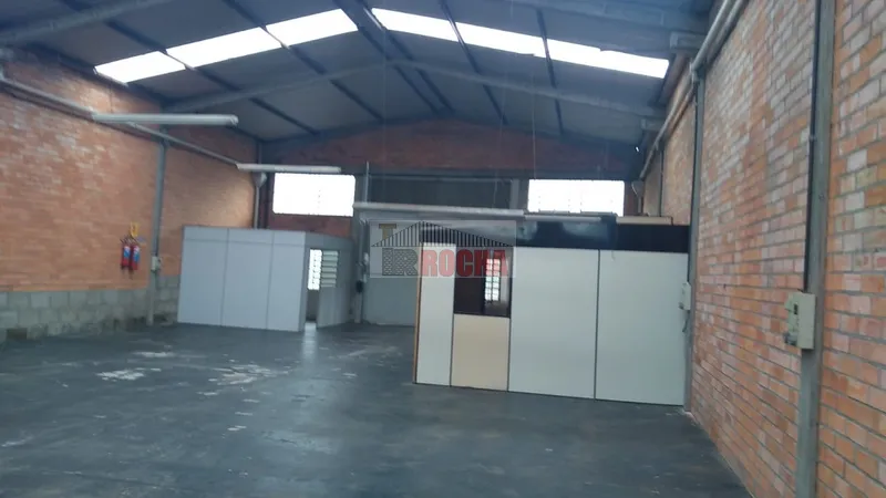 Excelente Pavilhão industrial com otima localização , loteamento S. L,: 1ª foto da galeria de imagens do imóvel