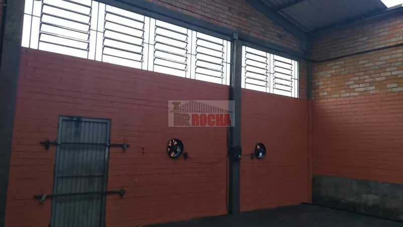 Excelente Pavilhão industrial com otima localização , loteamento S. L,: 3ª foto da galeria de imagens do imóvel