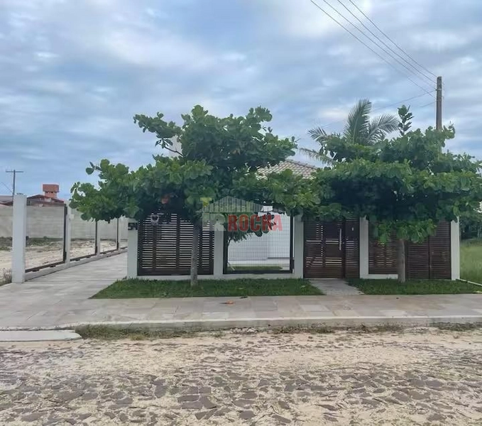 CASA ALTO PADRÃO  A 3 QUADRAS DO MAR EM PRAIA DE ARROIO TEIXEIRA!: 3ª foto da galeria de imagens do imóvel