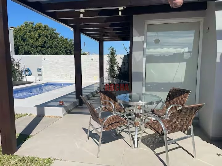 CASA ALTO PADRÃO  A 3 QUADRAS DO MAR EM PRAIA DE ARROIO TEIXEIRA!: 31ª foto da galeria de imagens do imóvel