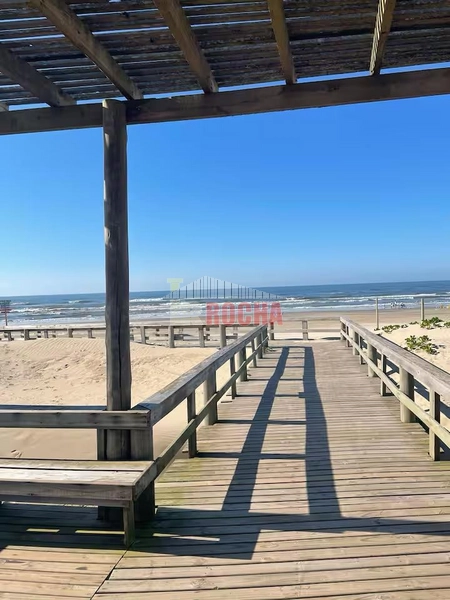 CASA ALTO PADRÃO  A 3 QUADRAS DO MAR EM PRAIA DE ARROIO TEIXEIRA!: 36ª foto da galeria de imagens do imóvel