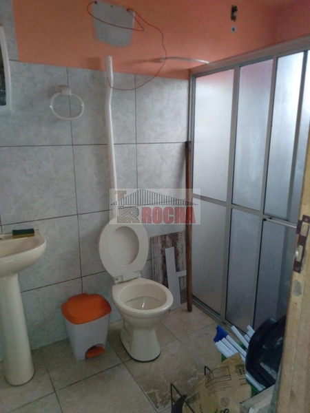 CASA COM GRANDE LOJA EM FRENTE!: 11ª foto da galeria de imagens do imóvel