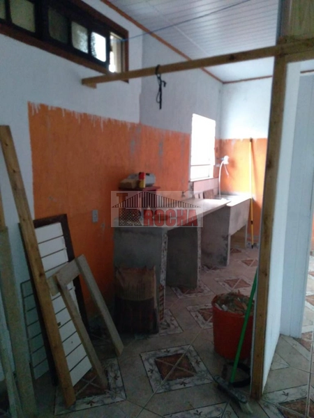 CASA COM GRANDE LOJA EM FRENTE!: 6ª foto da galeria de imagens do imóvel