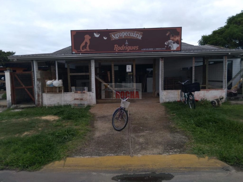 CASA COM GRANDE LOJA EM FRENTE!: 1ª foto da galeria de imagens do imóvel