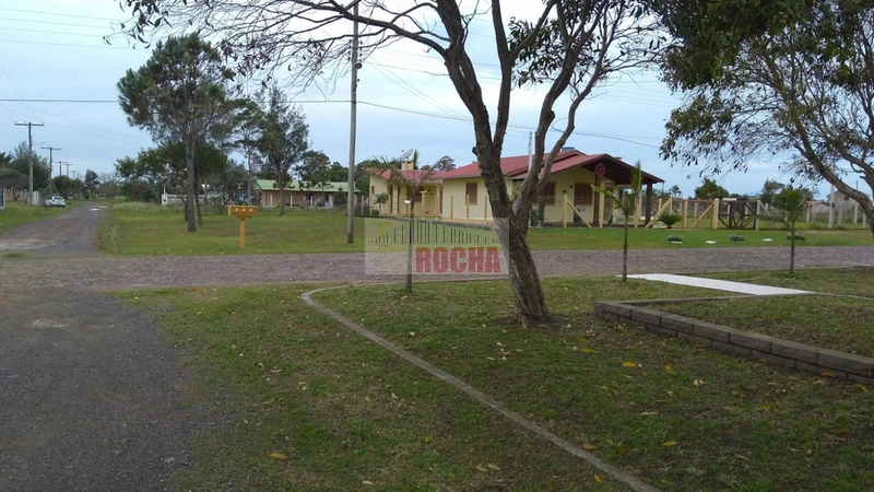 CASA COM TERRENO DE ESQUINA EM PRAIA ARROIO TEIXEIRA!: 27ª foto da galeria de imagens do imóvel