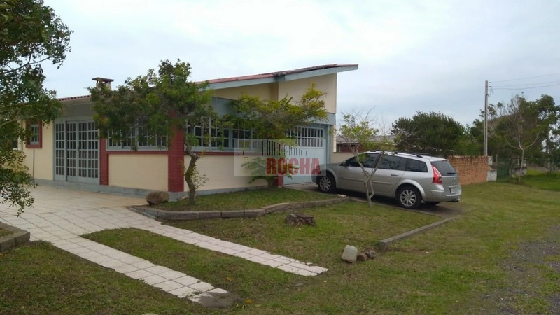 CASA COM TERRENO DE ESQUINA EM PRAIA ARROIO TEIXEIRA!: 4ª foto da galeria de imagens do imóvel