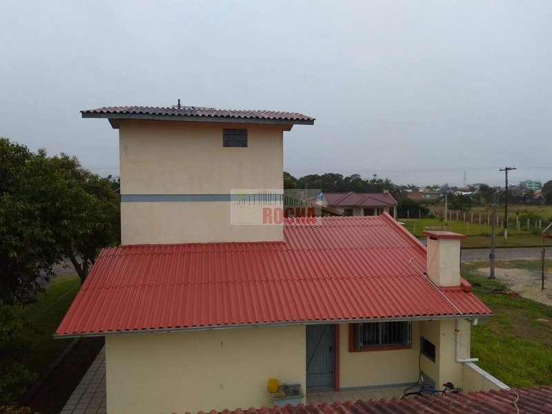 CASA COM TERRENO DE ESQUINA EM PRAIA ARROIO TEIXEIRA!: 5ª foto da galeria de imagens do imóvel