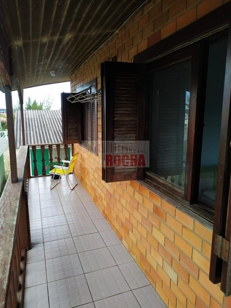 SOBRADO À DUAS QUADRAS DO MAR!: 2ª foto da galeria de imagens do imóvel