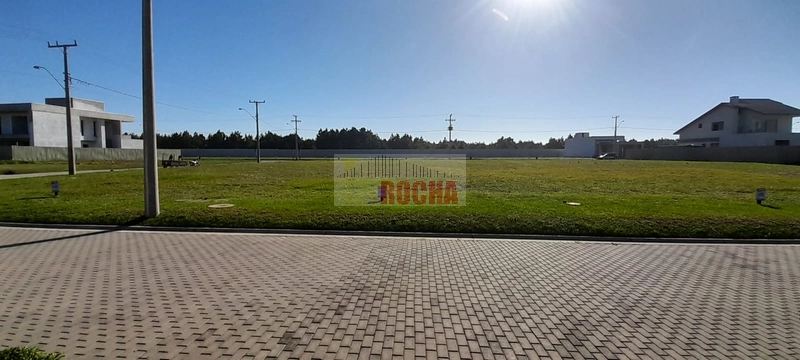 TERRENO EM RUA PRINCIPAL DE CONDOMÍNIO ARENAS!: 10ª foto da galeria de imagens do imóvel