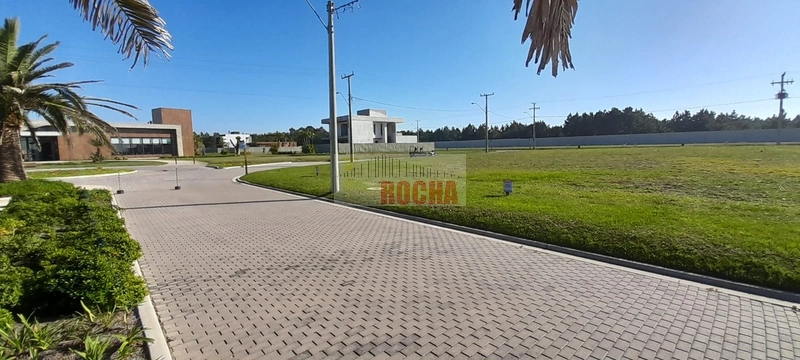 TERRENO EM RUA PRINCIPAL DE CONDOMÍNIO ARENAS!: 9ª foto da galeria de imagens do imóvel