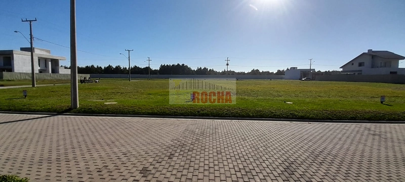 TERRENO EM RUA PRINCIPAL DE CONDOMÍNIO ARENAS!: 8ª foto da galeria de imagens do imóvel