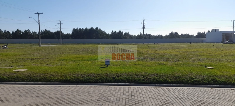 TERRENO EM RUA PRINCIPAL DE CONDOMÍNIO ARENAS!: 1ª foto da galeria de imagens do imóvel
