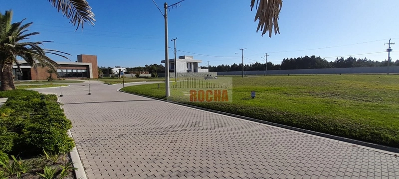 TERRENO EM RUA PRINCIPAL DE CONDOMÍNIO ARENAS!: 15ª foto da galeria de imagens do imóvel