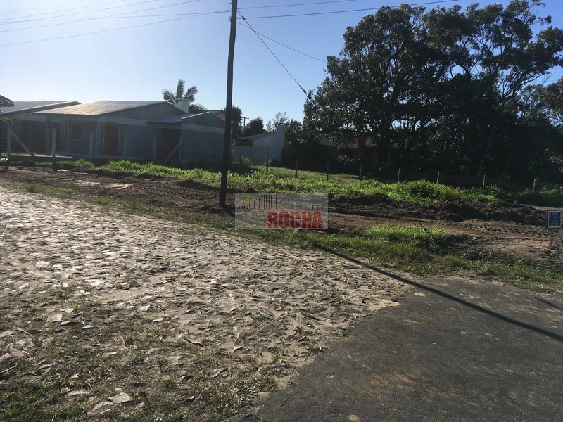 TERRENO DE ESQUINA 4 QUATRO QUADRAS DO MAR!: 2ª foto da galeria de imagens do imóvel