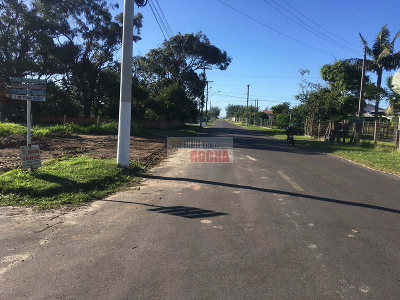 TERRENO DE ESQUINA 4 QUATRO QUADRAS DO MAR!: 11ª foto da galeria de imagens do imóvel