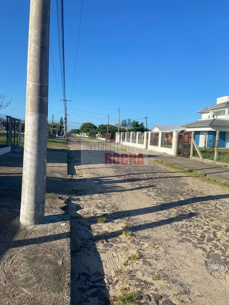 Linda casa a meia quadra do mar!: 21ª foto da galeria de imagens do imóvel
