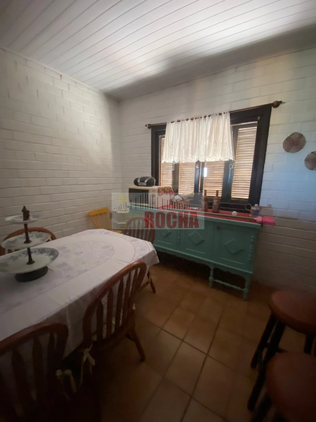 Linda casa a meia quadra do mar!: 13ª foto da galeria de imagens do imóvel