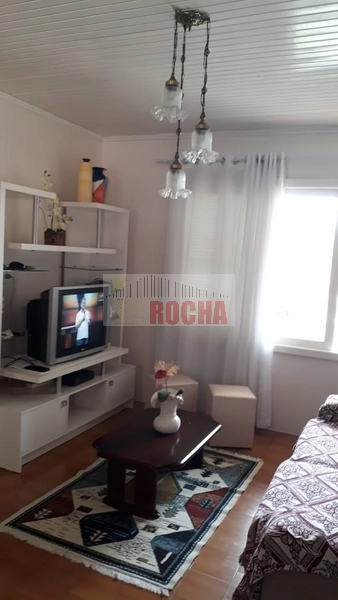 LINDA CASA COM PISCINA!: 6ª foto da galeria de imagens do imóvel