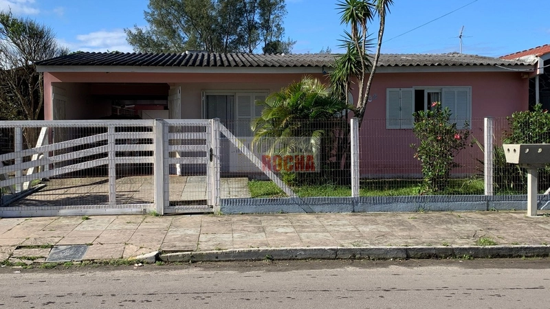 LINDA CASA COM PISCINA!: 1ª foto da galeria de imagens do imóvel
