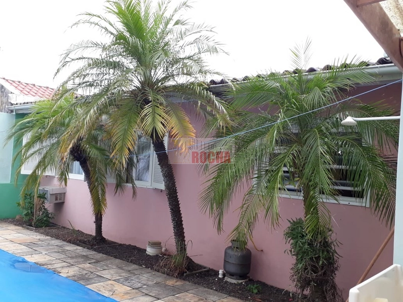 LINDA CASA COM PISCINA!: 2ª foto da galeria de imagens do imóvel