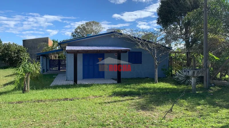 CASA COM PISCINA EM PRAIA ARROIO TEIXEIRA!